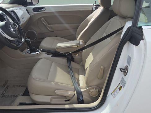 Used 2013 Volkswagen Beetle 2.5 FWD image 9
