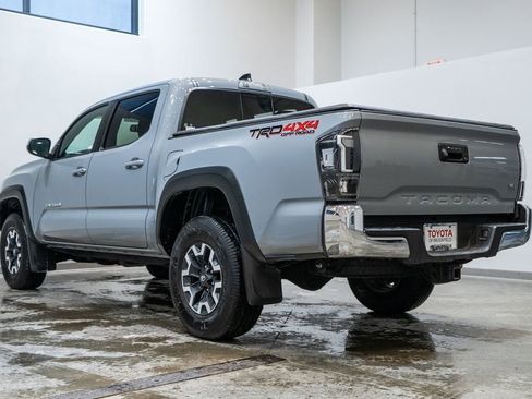 Used 2021 Toyota Tacoma TRD Off-Road image 4