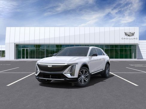 Used 2025 Cadillac Lyriq Luxury AWD/4WD image 6