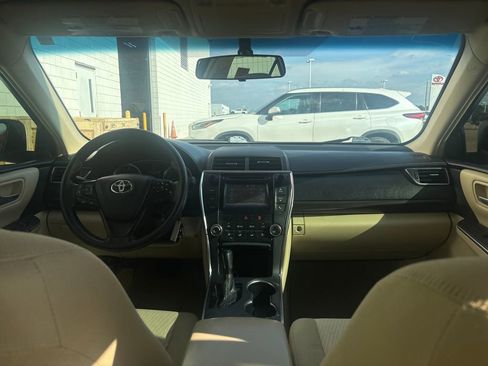 Used 2016 Toyota Camry LE image 27