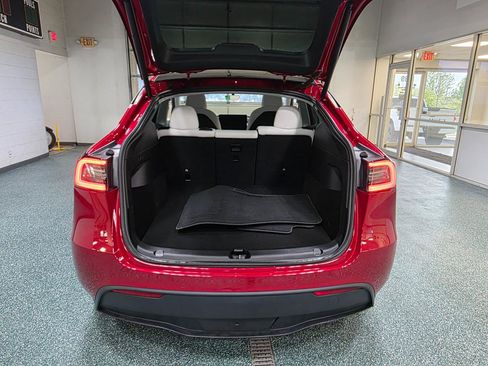 Used 2021 Tesla Model Y Long Range AWD/4WD image 21