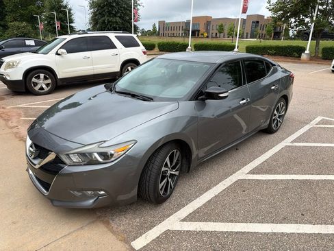Used 2017 Nissan Maxima 3.5 SV FWD image 2