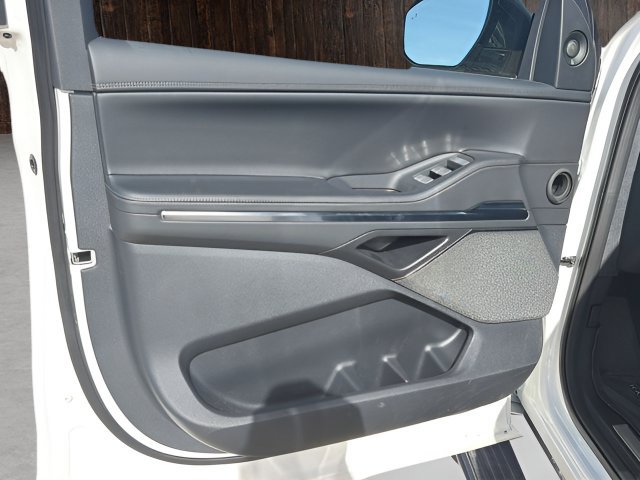 New 2025 Lincoln Navigator Reserve AWD/4WD image 15