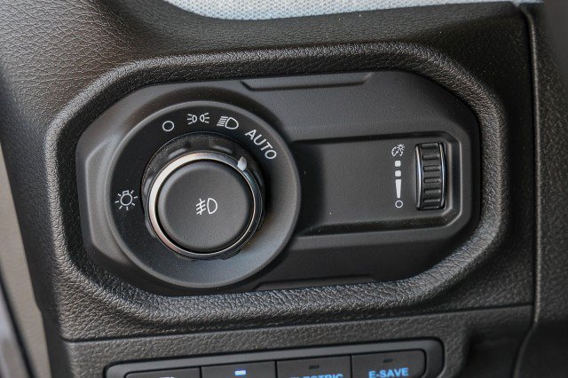 Used 2024 Jeep Wrangler Unlimited AWD/4WD image 26