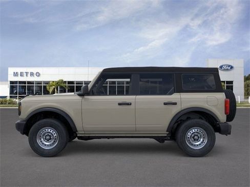 New 2025 Ford Bronco 4-Door image 3