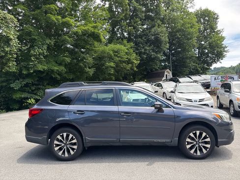 Used 2015 Subaru Outback 2.5i Limited AWD/4WD image 6