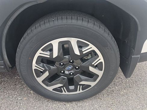 Used 2025 Subaru Forester AWD/4WD image 11
