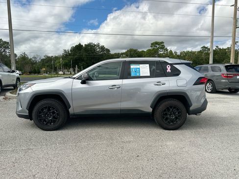 Used 2022 Toyota RAV4 LE image 6