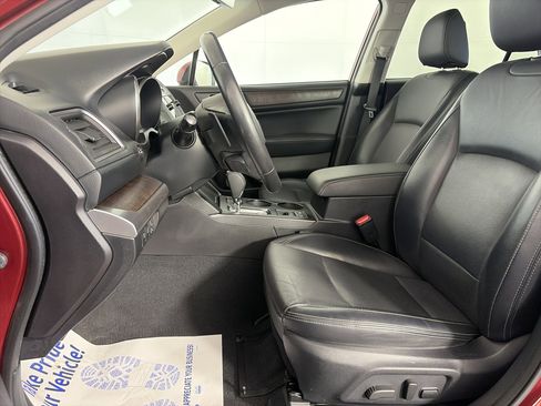 Used 2017 Subaru Outback 2.5i Limited image 6