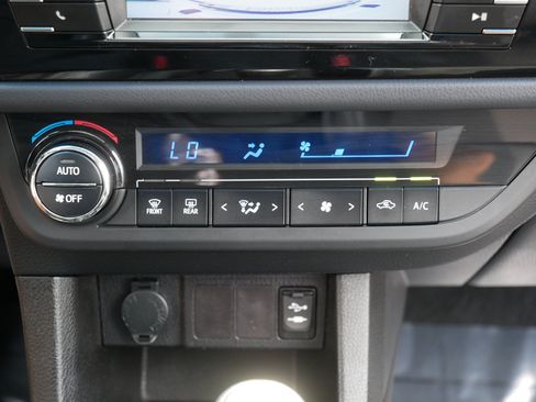 Used 2015 Toyota Corolla S FWD image 29