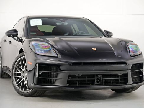 Used 2024 Porsche Panamera image 4