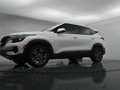 Used 2022 Kia Seltos LX AWD/4WD image 31