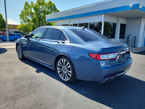 Used 2020 Lincoln Continental w/ Premium Package FWD image 3
