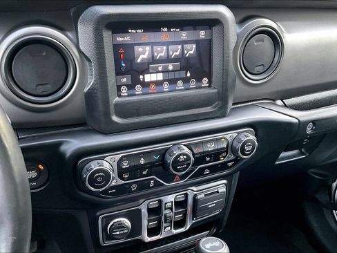 Used 2022 Jeep Wrangler Unlimited Sport AWD/4WD image 10