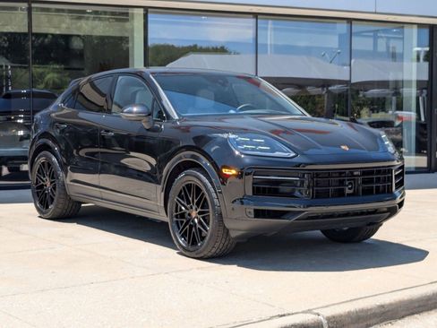 Certified 2025 Porsche Cayenne Coupe image 7