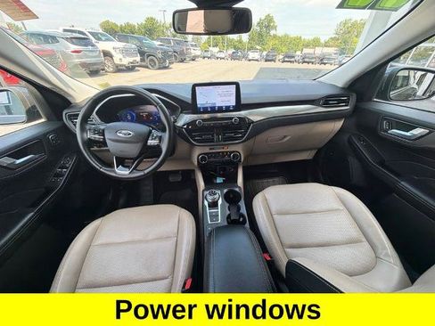 Certified 2022 Ford Escape Titanium AWD/4WD image 11