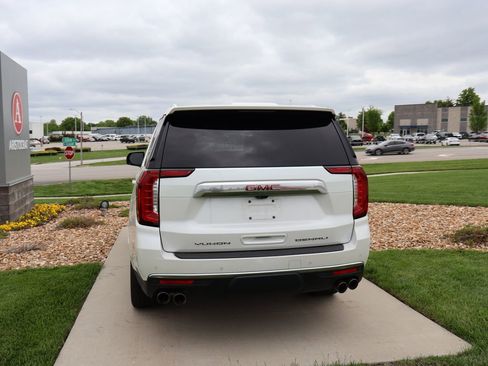 Used 2021 GMC Yukon Denali w/ Denali Ultimate Package AWD/4WD image 13