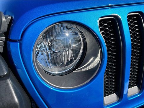 Used 2021 Jeep Wrangler Unlimited Rubicon w/ Cold Weather Group image 23