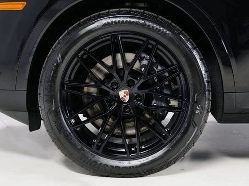 New 2026 Porsche Cayenne AWD/4WD image 32