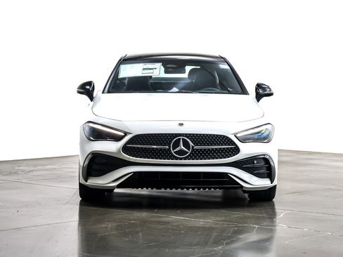 New 2026 Mercedes-Benz CLE 300 4MATIC Coupe image 2