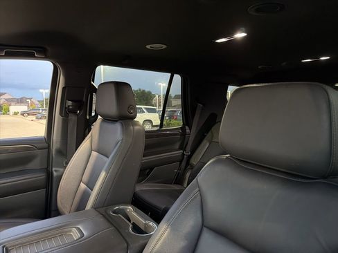 Used 2024 Chevrolet Tahoe LT RWD image 14