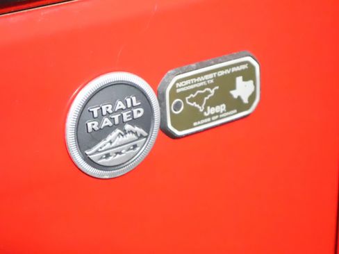 Used 2016 Jeep Wrangler Unlimited Sahara w/ Connectivity Group AWD/4WD image 20