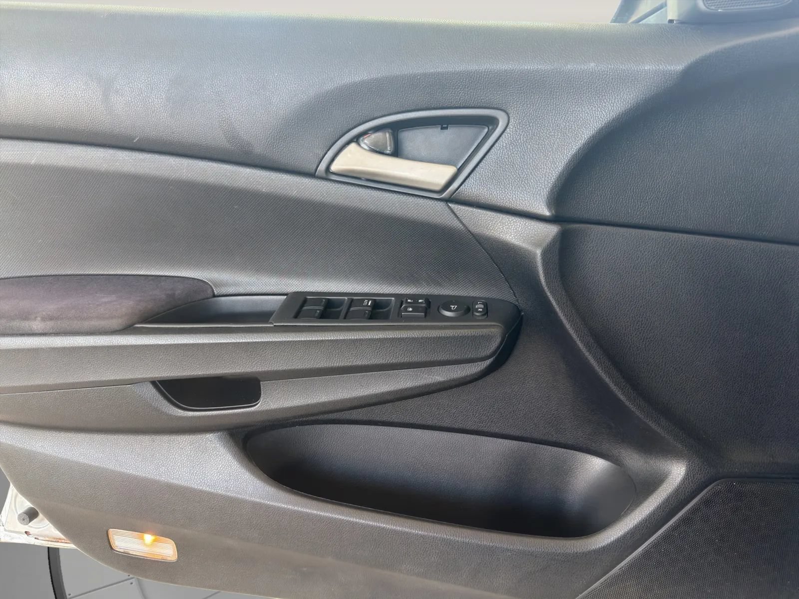 Used 2011 Honda Accord LX image 12