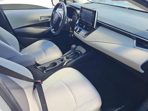 Used 2020 Toyota Corolla LE image 5