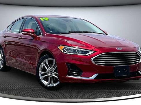 Used 2019 Ford Fusion SEL FWD image 3