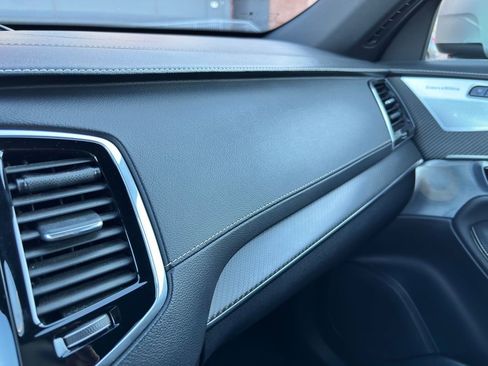 Used 2019 Volvo XC90 T6 R-Design w/ Advanced Package image 18