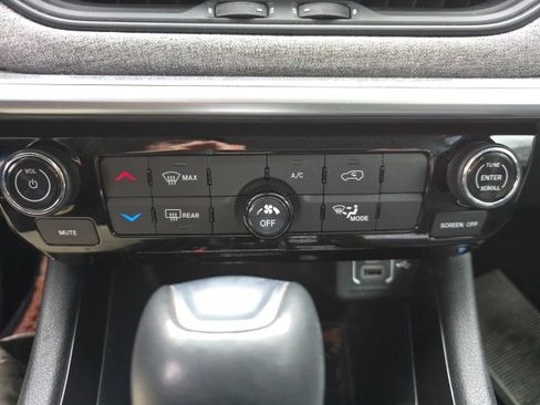 Used 2022 Jeep Compass Latitude image 15