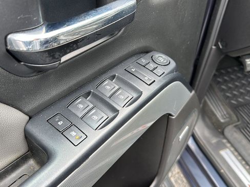 Used 2018 Chevrolet Silverado 1500 LTZ Z71 w/ Centennial Edition image 32