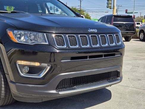 Used 2018 Jeep Compass Limited w/ Navigation Group AWD/4WD image 4