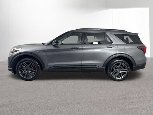 Used 2025 Ford Explorer ST-Line w/ ST-Line Street Pack AWD/4WD image 29