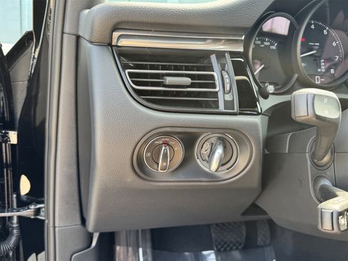 New 2026 Porsche Macan image 24