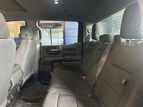 Used 2020 Chevrolet Silverado 1500 Custom w/ Custom Value Package image 10