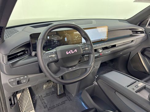 Used 2024 Kia EV9 GT-Line image 14