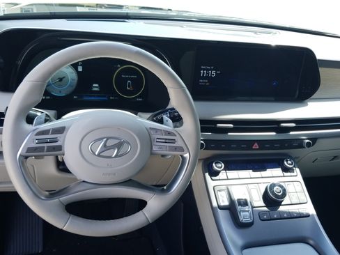 Used 2025 Hyundai Palisade Limited image 18