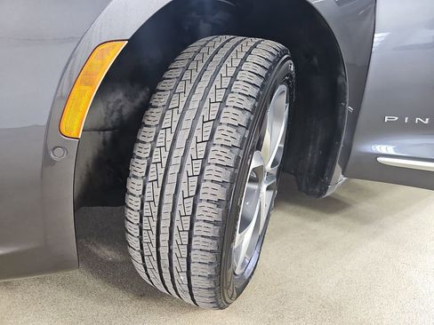 Used 2021 Chrysler Pacifica Pinnacle AWD/4WD image 40