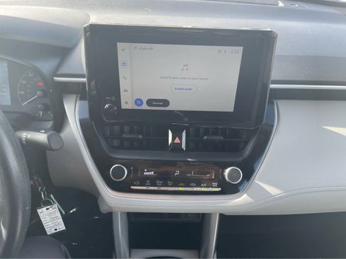 Used 2024 Toyota Corolla Cross L image 19