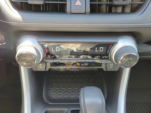 Used 2022 Toyota RAV4 XLE image 33