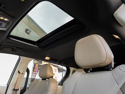 Used 2022 Toyota Sienna XLE FWD image 5