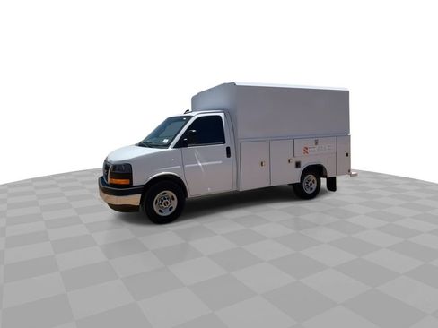 New 2025 GMC Savana 3500 w/ Power Convenience Package image 4