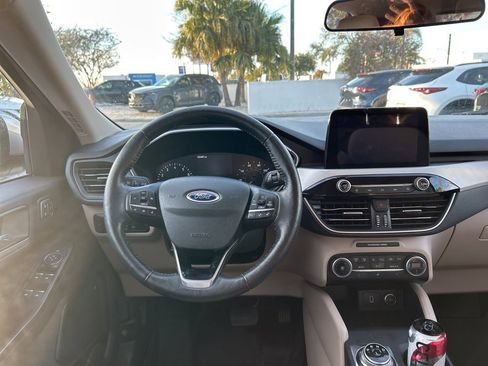 Used 2020 Ford Escape SEL image 14