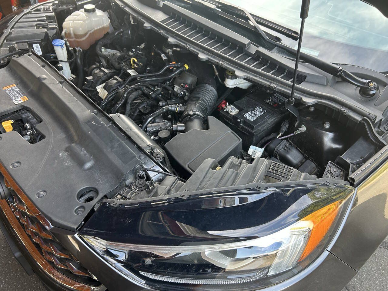 Used 2020 Ford Edge Titanium w/ Equipment Group 301A AWD/4WD image 34