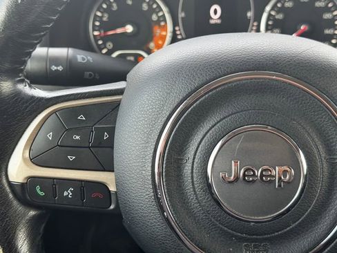 Used 2016 Jeep Renegade Latitude w/ Cold Weather Group image 24