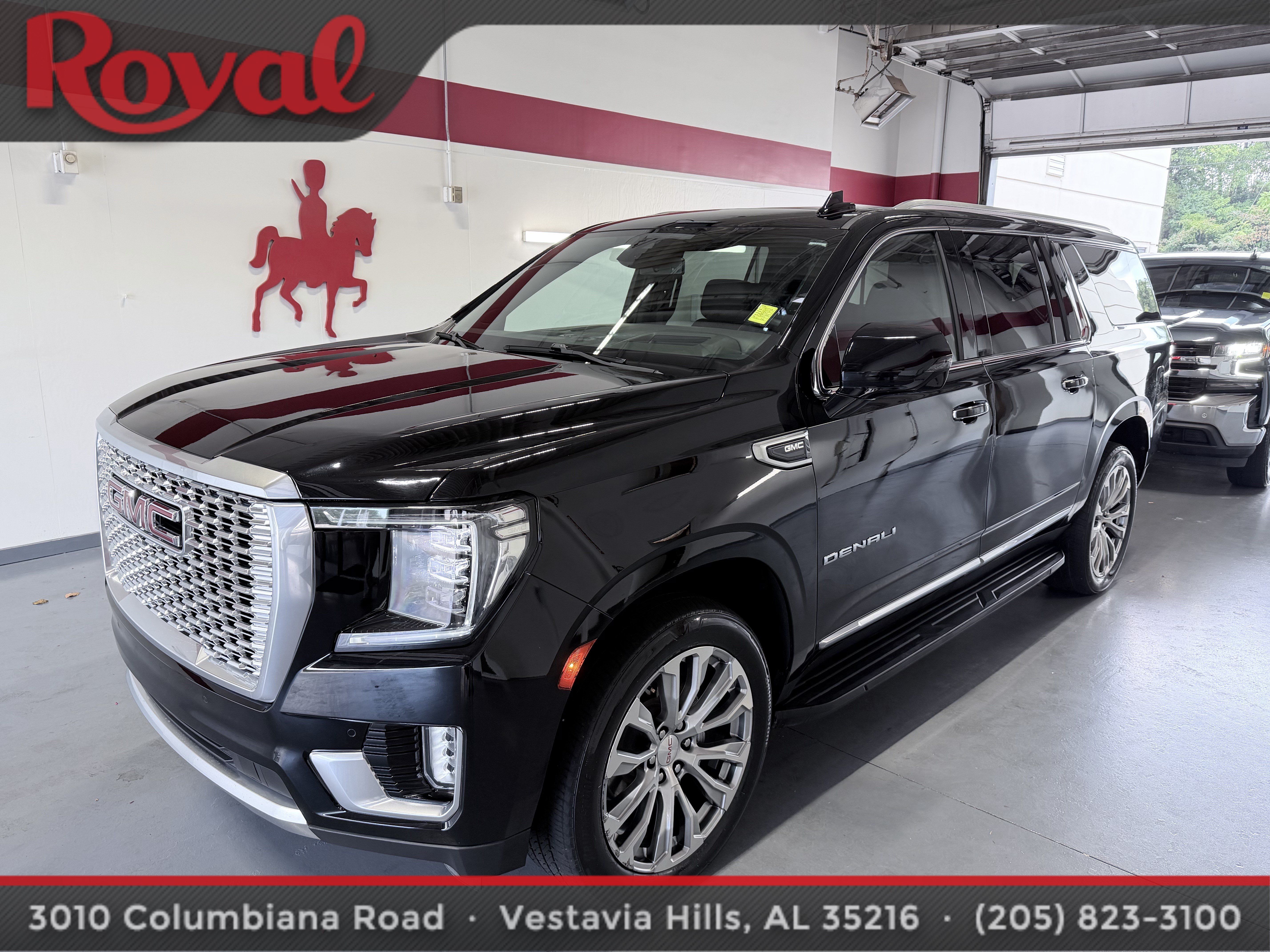 Used 2024 GMC Yukon XL Denali RWD image 1