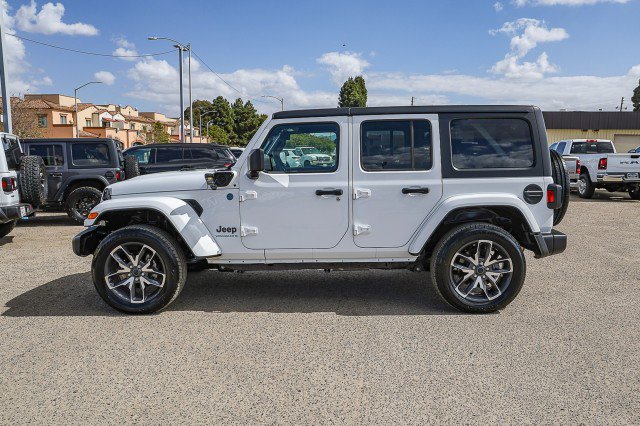 Used 2024 Jeep Wrangler Unlimited w/ Convenience Group AWD/4WD image 7