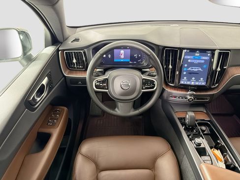 Certified 2023 Volvo XC60 B5 Plus w/ Protection Package Premier AWD/4WD image 23
