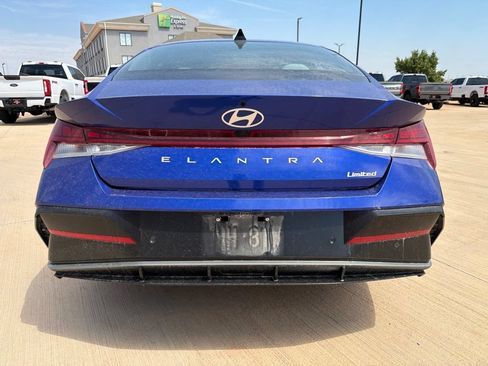 Used 2024 Hyundai Elantra Limited FWD image 4